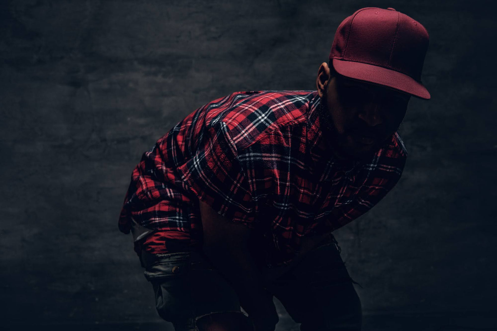 How to Style a Snapback Hat for Outdoor Adventures