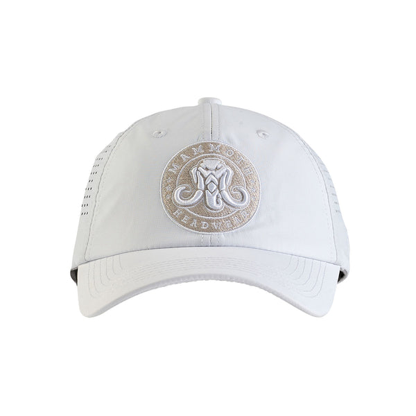 White Snapback - Classic Performance at Its Finest - Mammoth Headwear